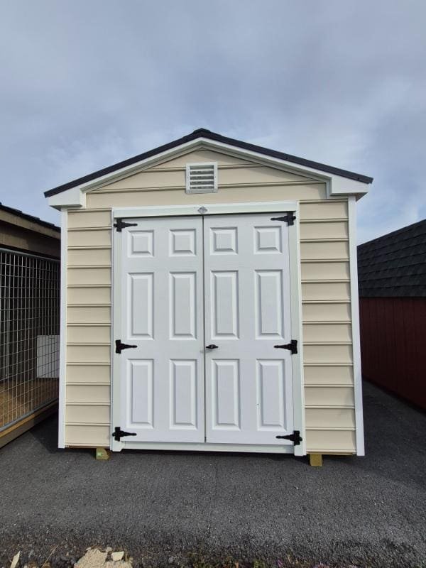 8x8 Cabin
