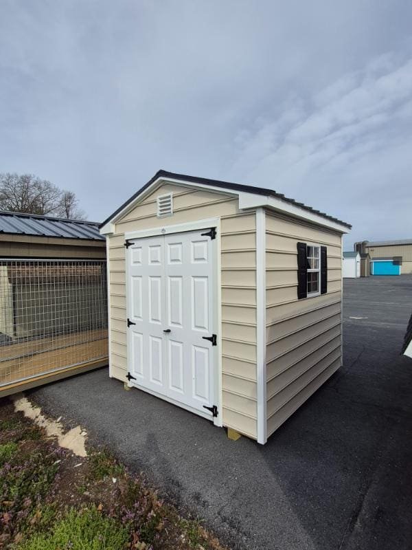 8x8 Cabin