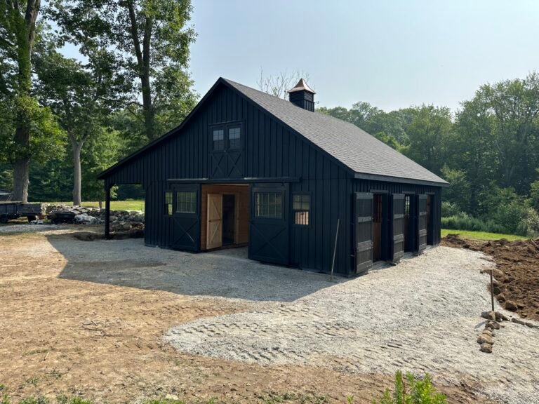 Center Aisle Horse Barn