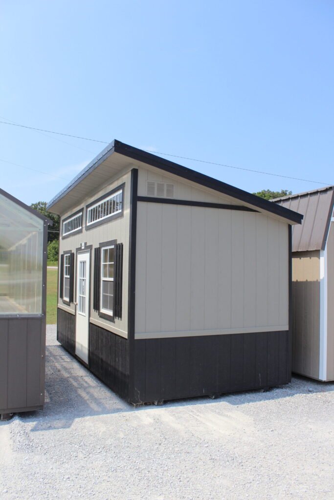 8x16 Studio