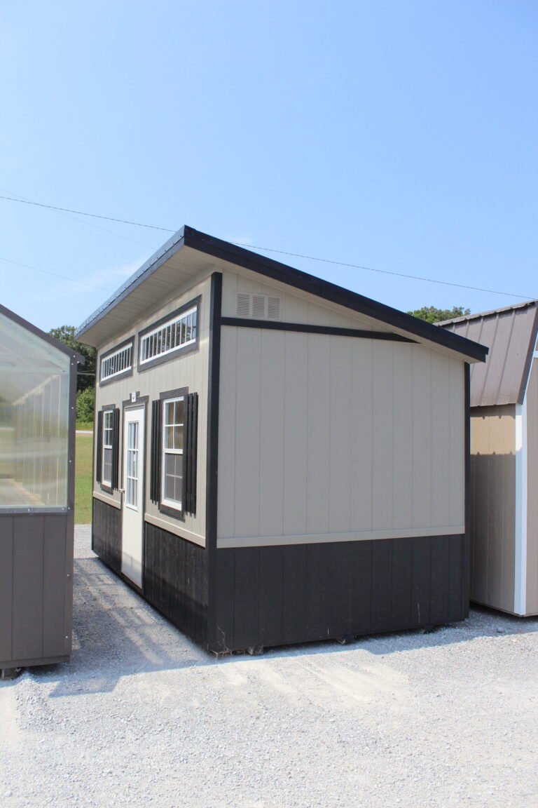 8x16 Studio