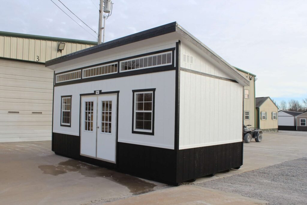 10x20 Studio