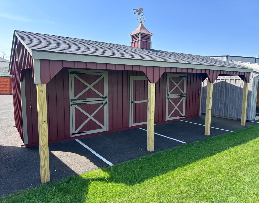 Lean-to Horse Barn with Tack Room