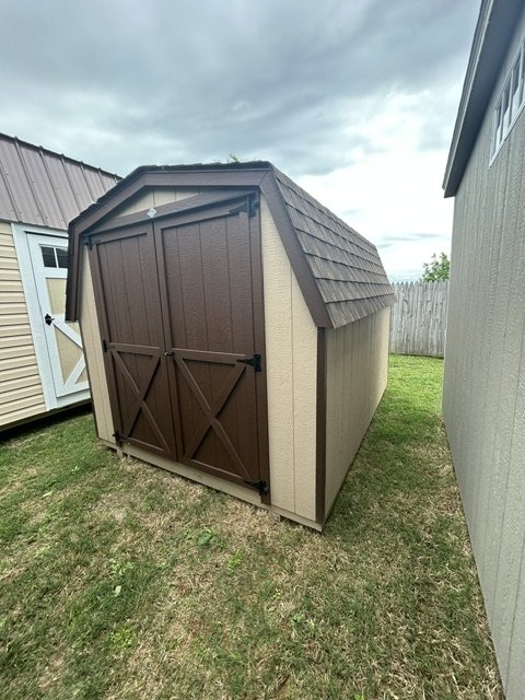 8x10 Barn