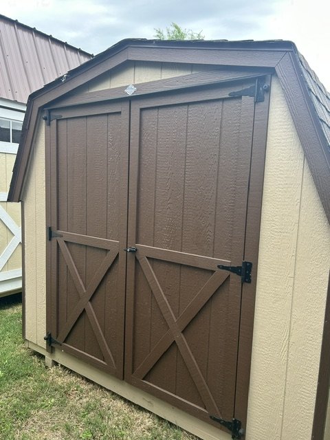 8x10 Barn
