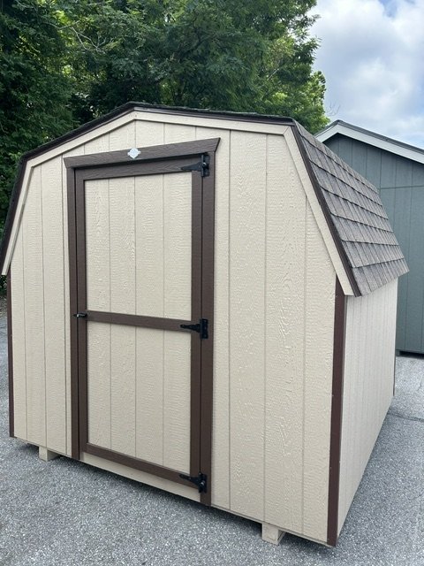 8x8 Barn