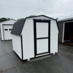 8x8 Barn