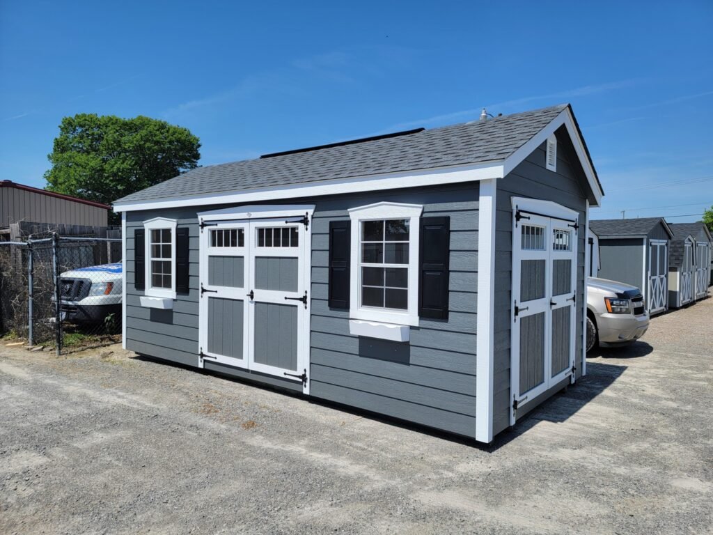 10x20 Studio